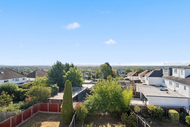 70, Cranbourne Road, Northwood photo 2