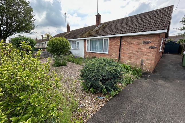 Thumbnail Semi-detached bungalow for sale in Kingsway, Bourne