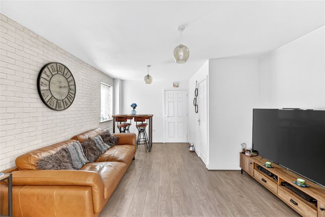 13, Rochester Way, Bedford photo 2