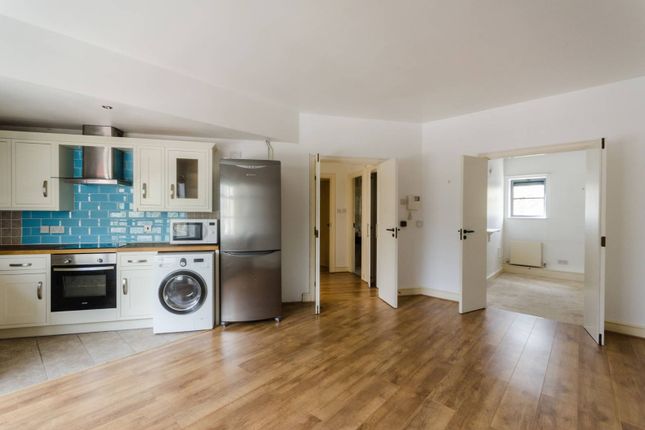 Thumbnail Flat for sale in Quayside House, Canary Wharf, London