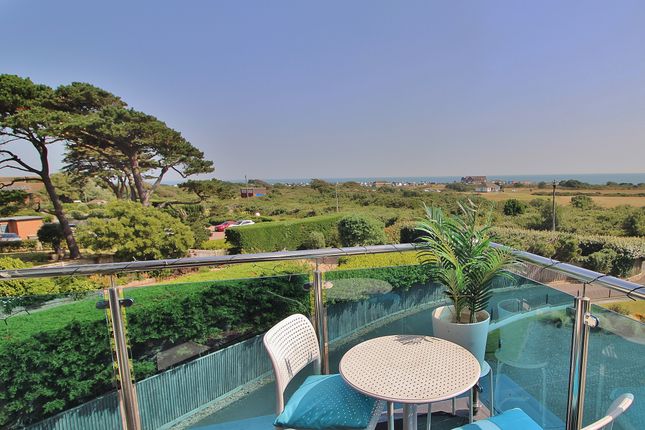 Flat 7 Channel House, 386, Sea Front, Hayling Island photo 2