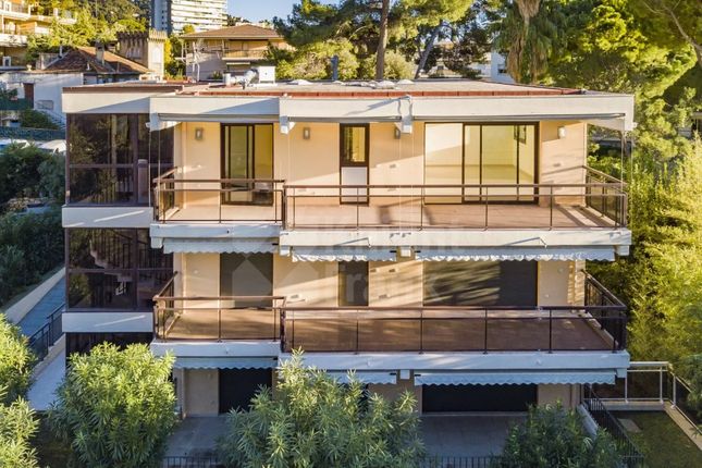 Block of flats for sale in Cannes, Montrose, 06400, France