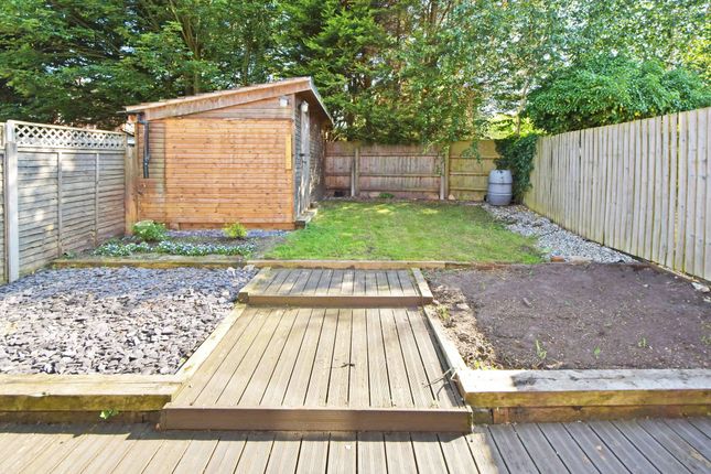 8 Vicarage Close, Stafford photo 4