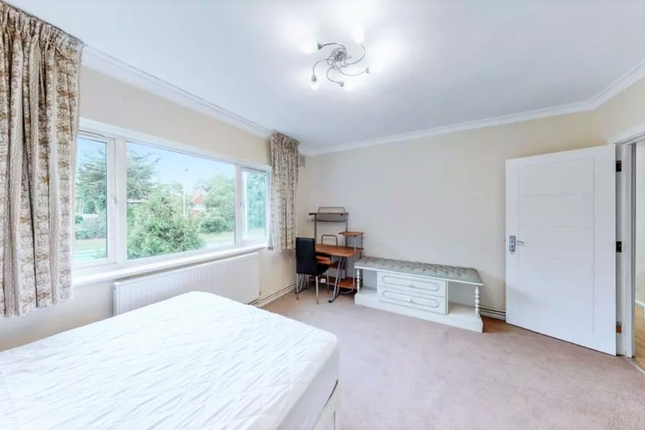 Flat for sale in Rosewood House, Great North Way, Hendon