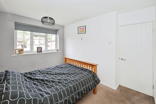 8, Spinney Close, Coventry photo 4
