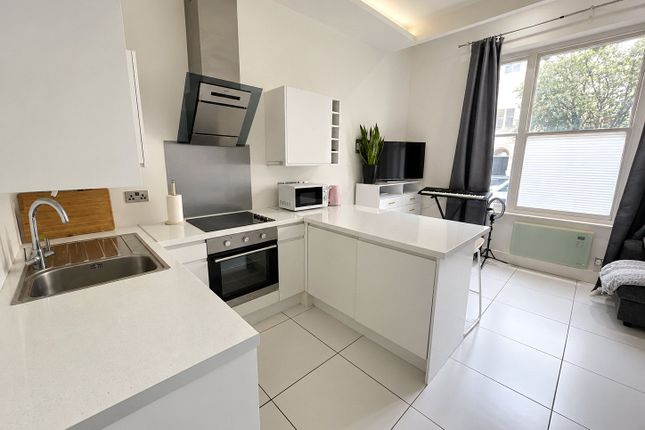 Gloucester Terrace, London photo 3