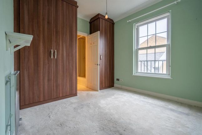 4 Sophia Square, London photo 4