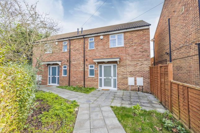 Thumbnail Semi-detached house for sale in Rydings, Windsor