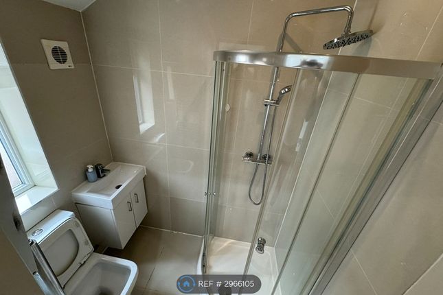 Blenheim Gardens, Flat, Wallington photo 5