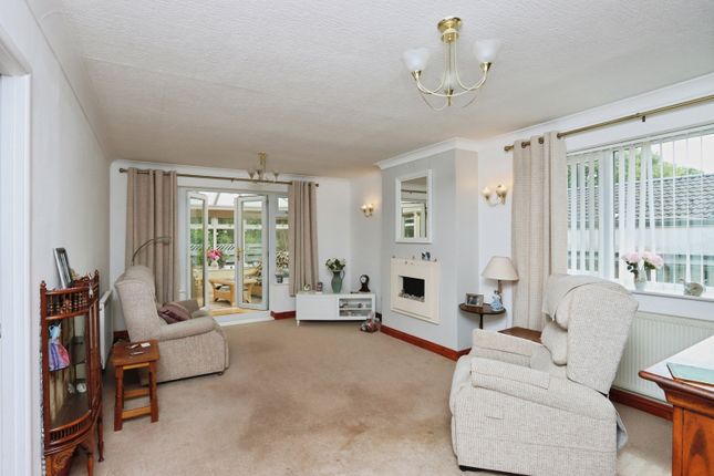 22, Summerfield Road, Derbyshire photo 2