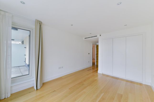 Flat to rent in Lensbury Avenue, Imperial Wharf, London