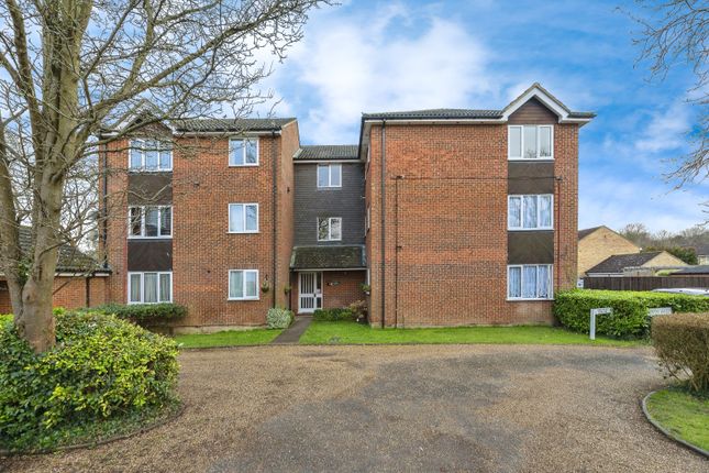 Thumbnail Flat for sale in Halleys Way, Houghton Regis, Dunstable, Bedfordshire