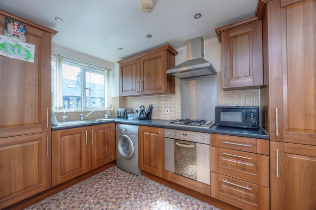 Flat 32, Jordan Hill,, Gawber Road, Barnsley photo 4