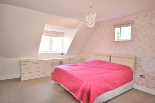 Flat to rent in The Rope Walk, Canterbury