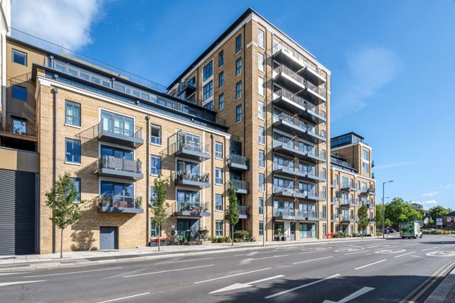 G38VC011609,, Wheatfield Way, Kingston Upon Thames photo 5
