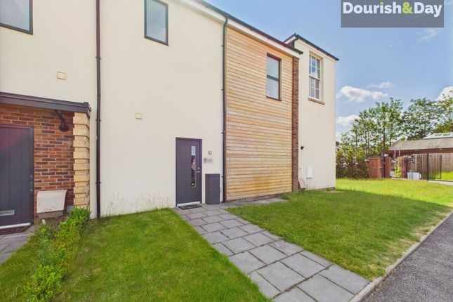 37, Chetwynd Court, Stafford, ST17 photo 2