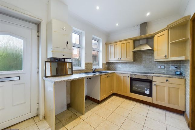 49, Calvert Road, Hull photo 2