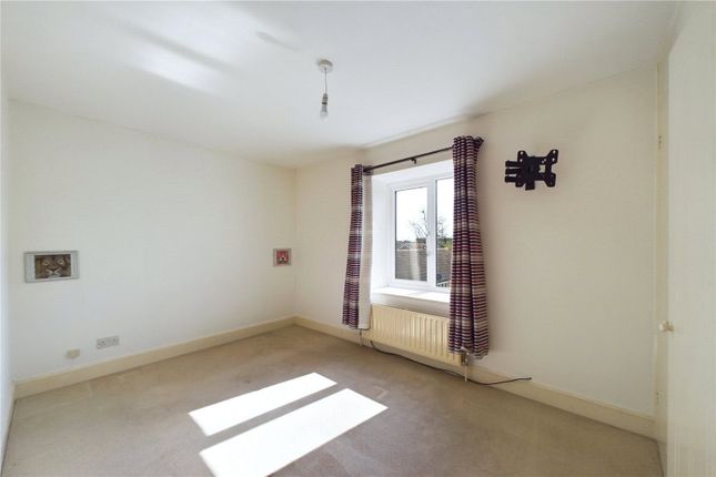 Flat to rent in Knowsley Road, Tilehurst, Reading