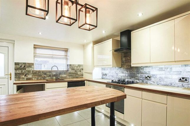Devon Crescent, Rossendale photo 4