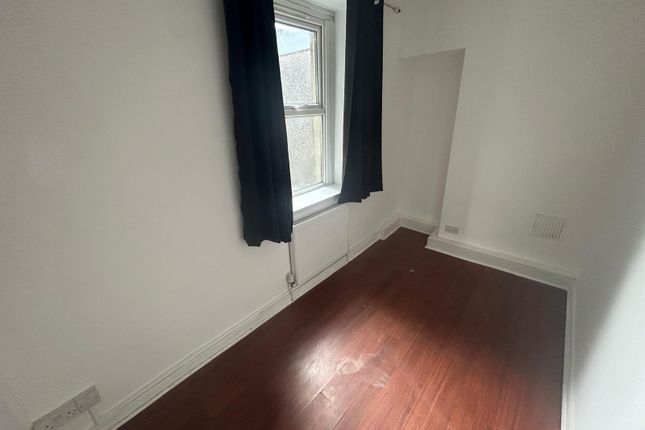 20, Earl Street, Swansea photo 5