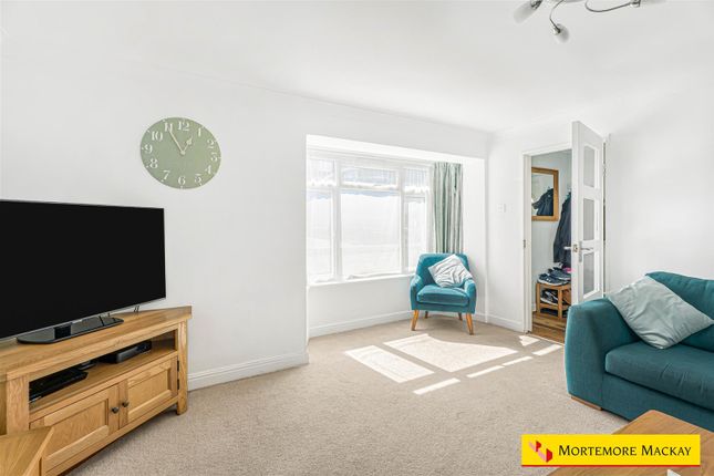 24, Roundhill Drive, Enfield photo 2