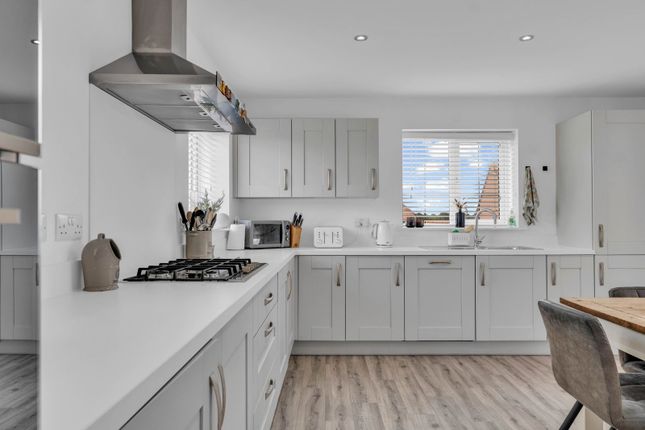 27, Barwell Drive, Leicester photo 4