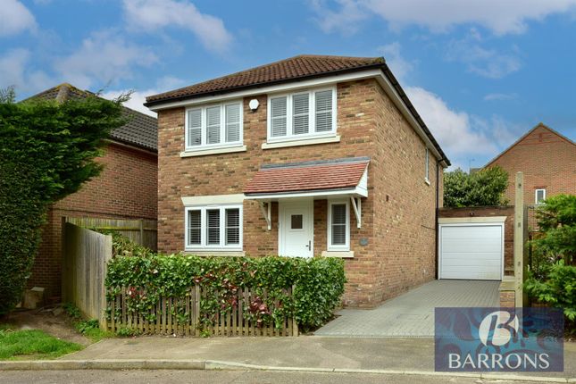 Detached house for sale in Macintosh Close, Cheshunt, Waltham Cross