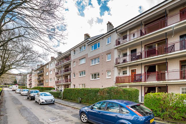 Thumbnail Flat for sale in 25 Banchory Avenue, Thornliebank, Glasgow