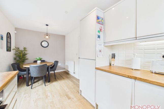 4 Mottram Gardens, Wrexham photo 4