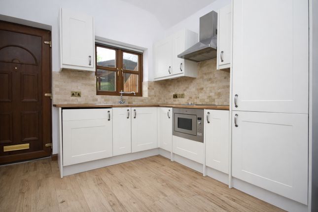 B 31, Osier Crescent, London photo 3