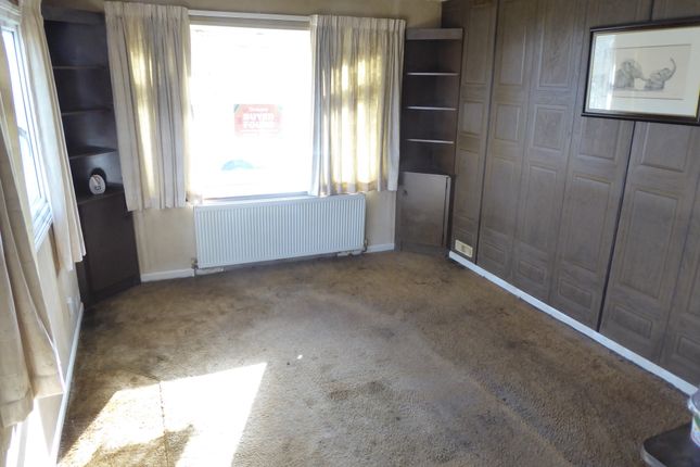 Salmar, Penton Park, Mixnams Lane, Chertsey photo 3