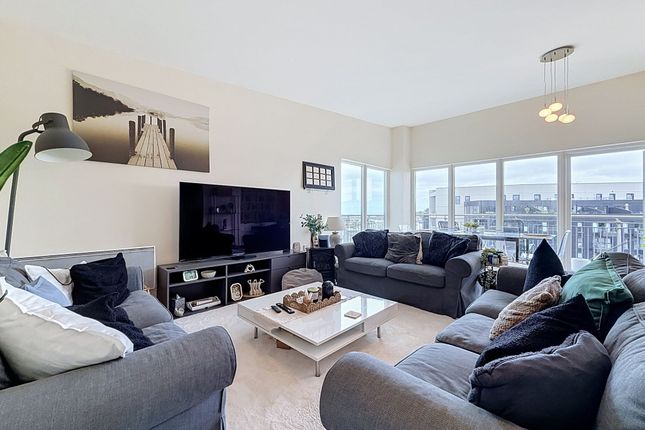 745 Alexandria, Cardiff photo 4