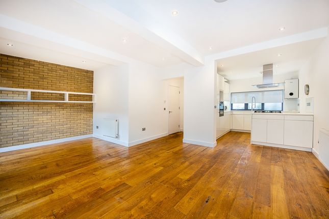 Thumbnail Flat to rent in Thornfield Road, London