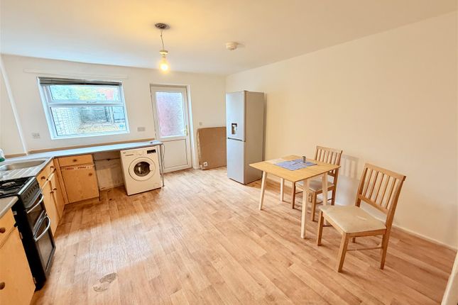 542, Radford Road, Nottingham photo 4