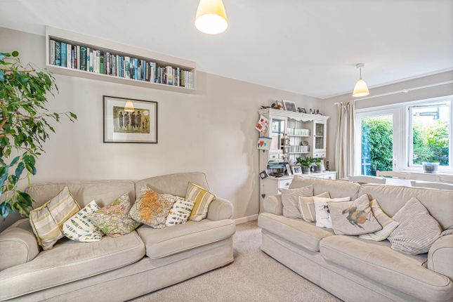 4, Hadfield Court, Newton Abbot photo 4