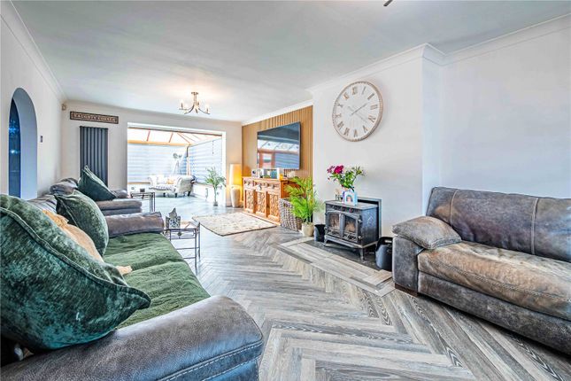 48, Wallace Drive, Eaton Bray photo 4
