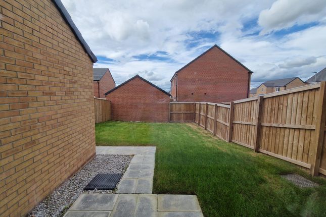 19, Frickley Drive, PONTEFRACT photo 4