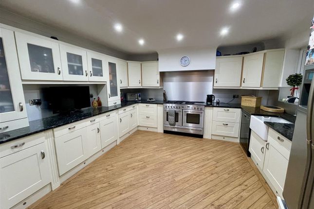 10, Dean Close, Shildon photo 4