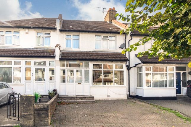 3-bed terraced on 74, Woodgrange Avenue, London, £2,300/mo