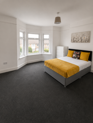 13, Russell Rise, Luton photo 5