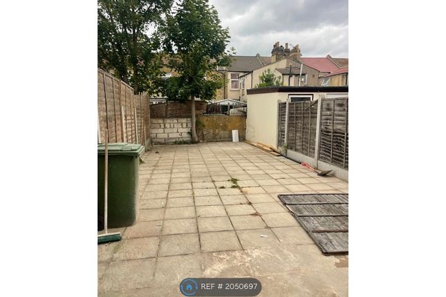 Lathom Road, London E6, 3 bedroom terraced house to rent - 70313463 ...