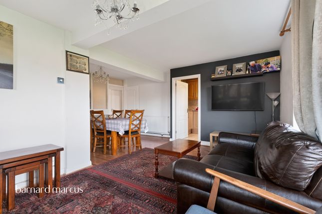 4, Dunsfold Court, Blackbush Close, Sutton photo 3