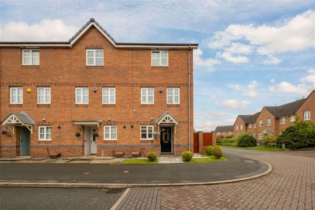 Town house for sale in Snowberry Crescent, Warrington