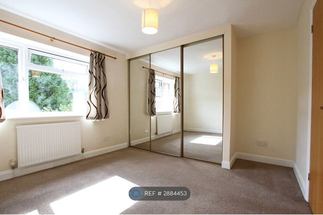 Frensham Close, Banbury photo 4
