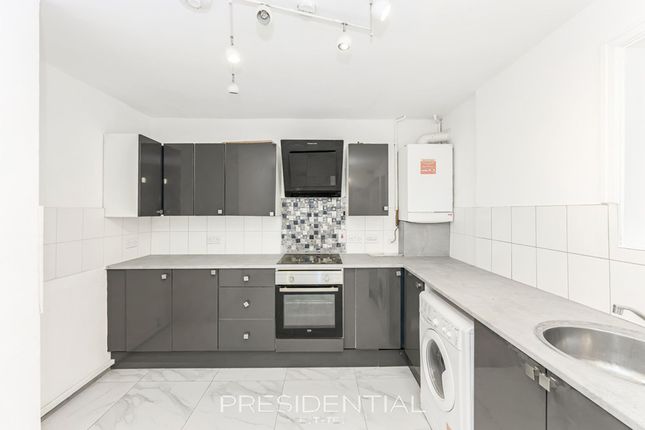 129 Colebrook Lane, Loughton photo 3