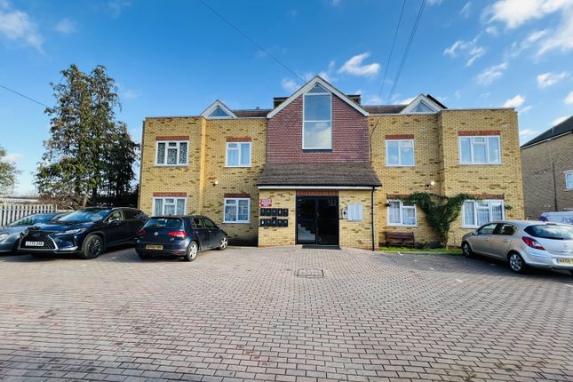 Flat for sale in Long Lane, Stanwell, Staines