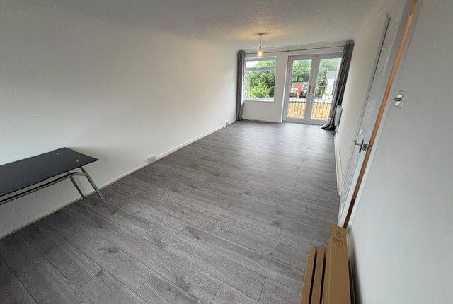 3 Lexington Court, Mimms Hall Road, Potters Bar photo 3