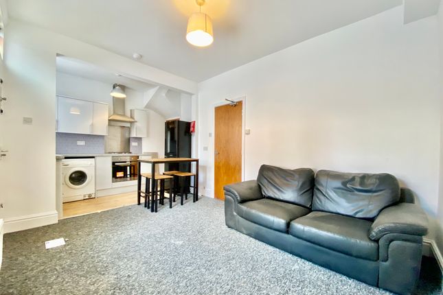 Thumbnail Terraced house to rent in Harold View, Hyde Park, Leeds