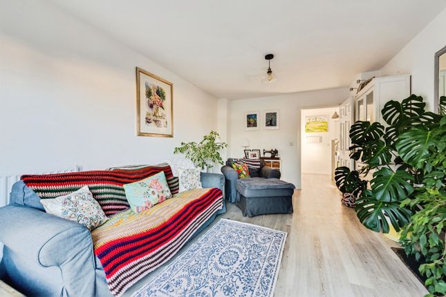 10, Blanket Way, Witney photo 4