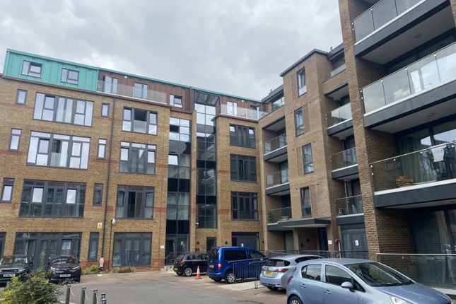 2nd Floor Studio Flat With Allocated Parking Space , Part Furnished Flat  Weston Court 4 Brindley Close Uxbridge Ub8 2Uf  Rent Â£1300 Pcm